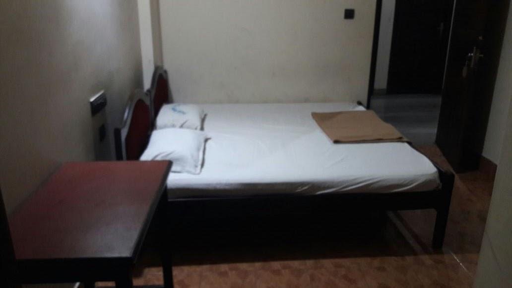 Poonthanam Guest House Guruvāyūr Екстериор снимка